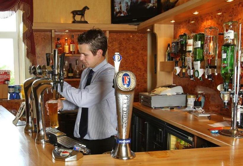 فندق Cressfield Country House