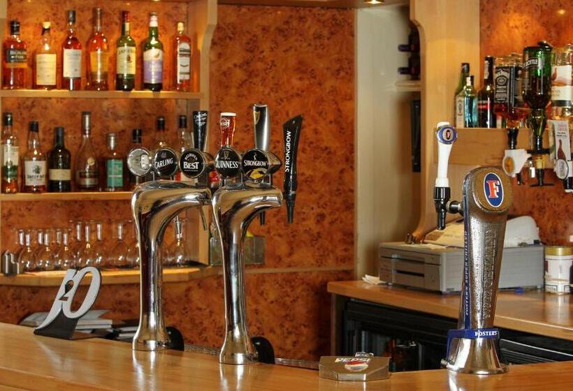 فندق Cressfield Country House