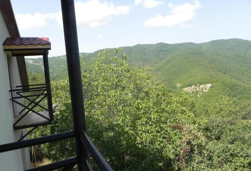 هتل Galavnis Kari