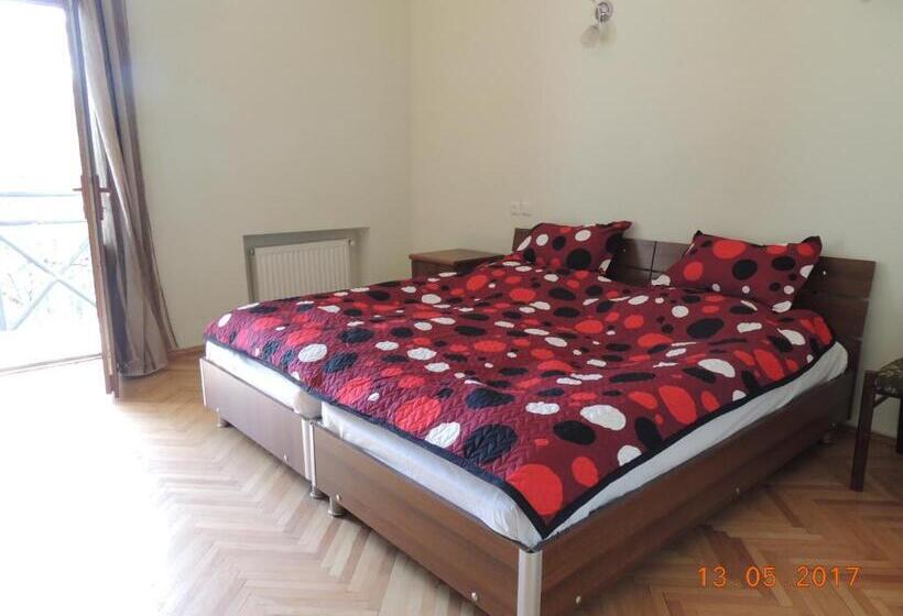 هتل Galavnis Kari