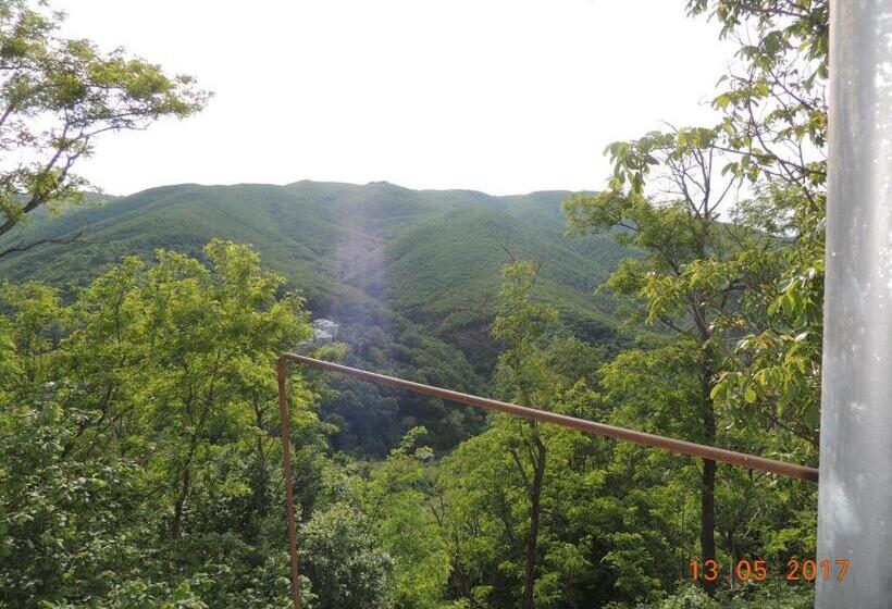 هتل Galavnis Kari