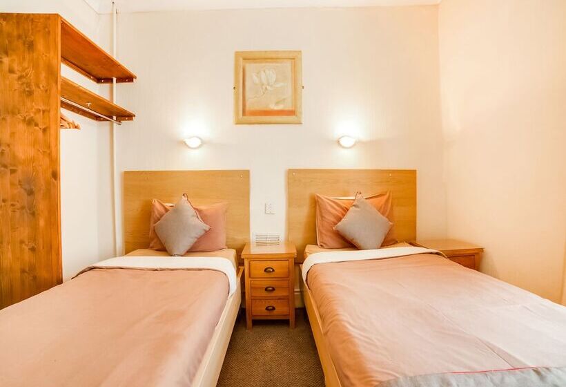 בית מלון כפרי Station Road Inn