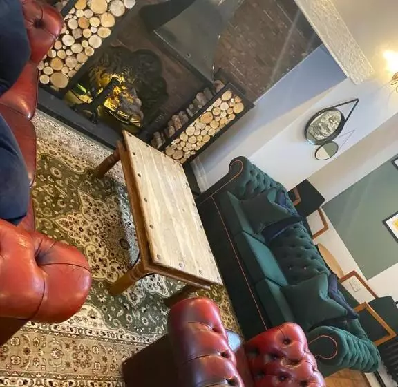 هتل The Hand
