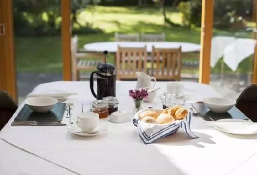 Larkrise Cottage Bed And Breakfast