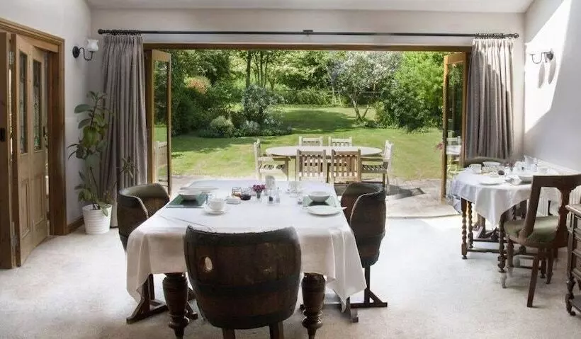Larkrise Cottage Bed And Breakfast