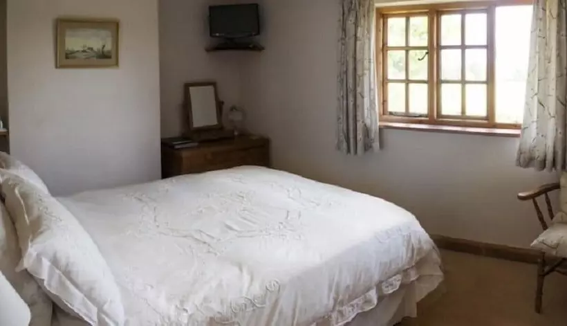 Larkrise Cottage Bed And Breakfast