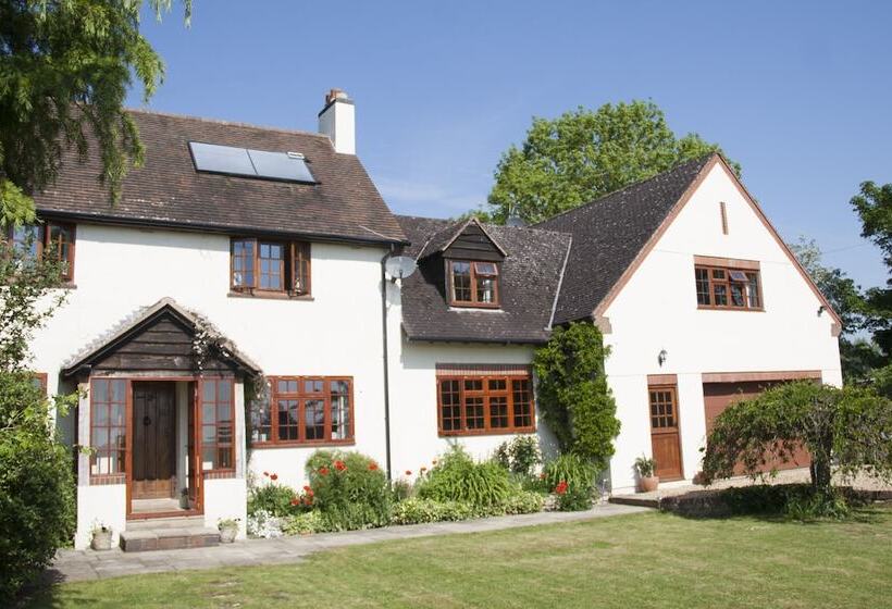 Larkrise Cottage Bed And Breakfast