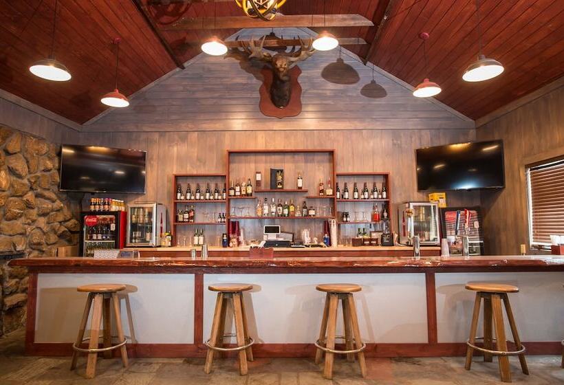 אתר נופש Pine Ridge Dude Ranch