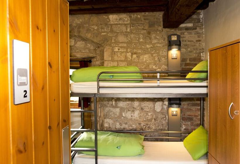 Yha Beverley Friary   Hostel