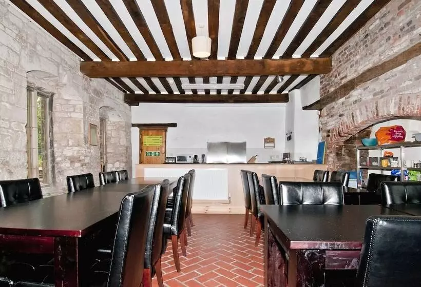 Yha Beverley Friary   Hostel
