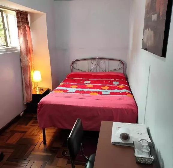 Retkeilymaja Hostal Juana De Arco