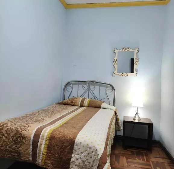 Retkeilymaja Hostal Juana De Arco