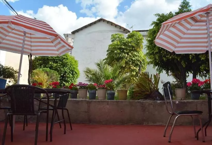Retkeilymaja Hostal Juana De Arco