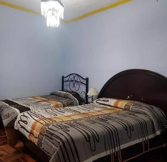 Retkeilymaja Hostal Juana De Arco
