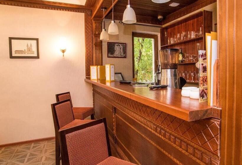 هتل Grushevy Hospitality Boutique