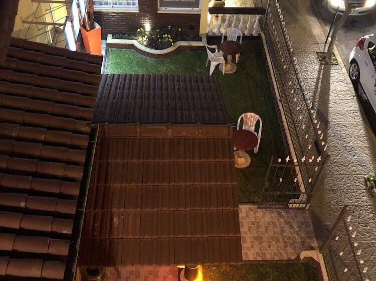 בית מלון כפרי Ideal