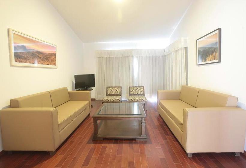 Hotelli Nawan Resort Serrano