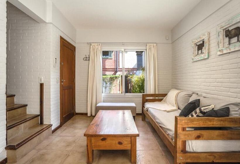 هتل Valeria House Rental Suites