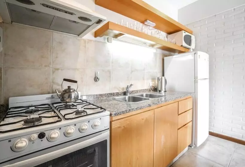 Hotelli Valeria House Rental Suites