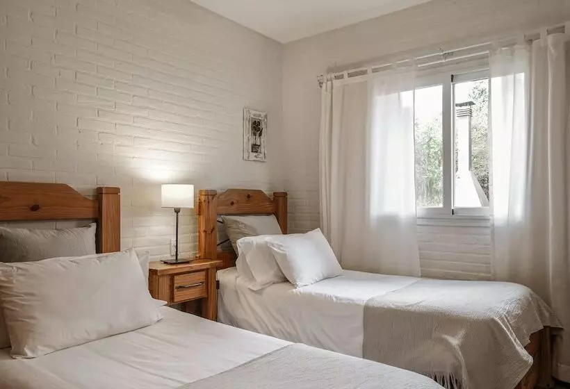 Hotelli Valeria House Rental Suites