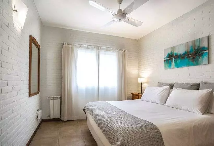 Hotelli Valeria House Rental Suites