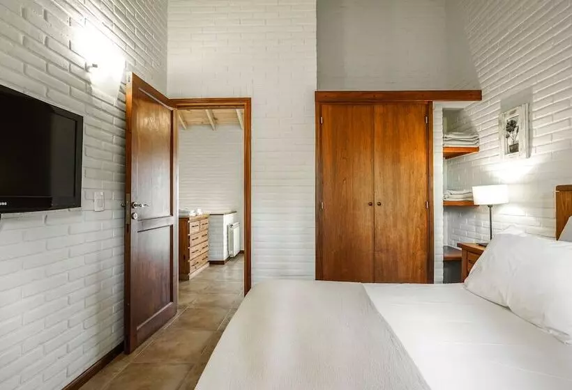 Hotelli Valeria House Rental Suites
