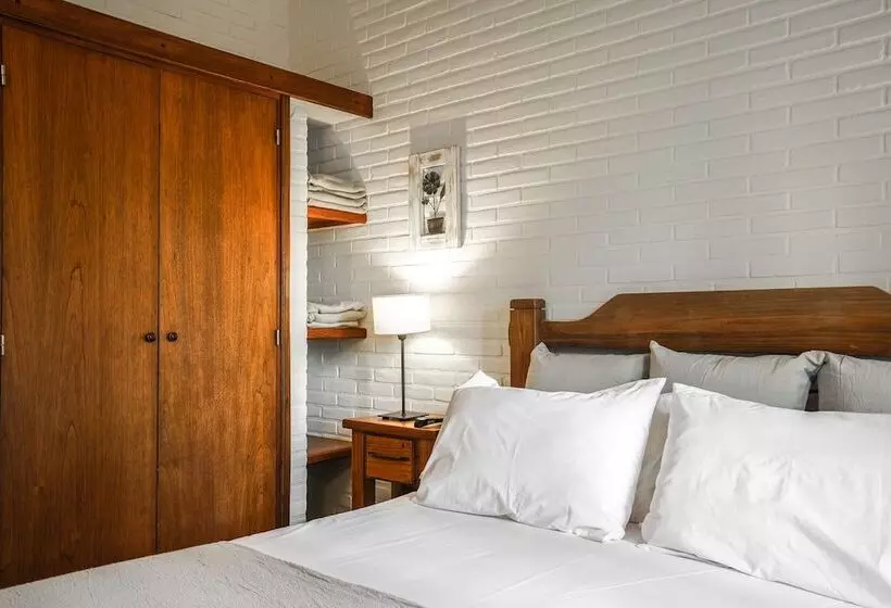 Hotelli Valeria House Rental Suites