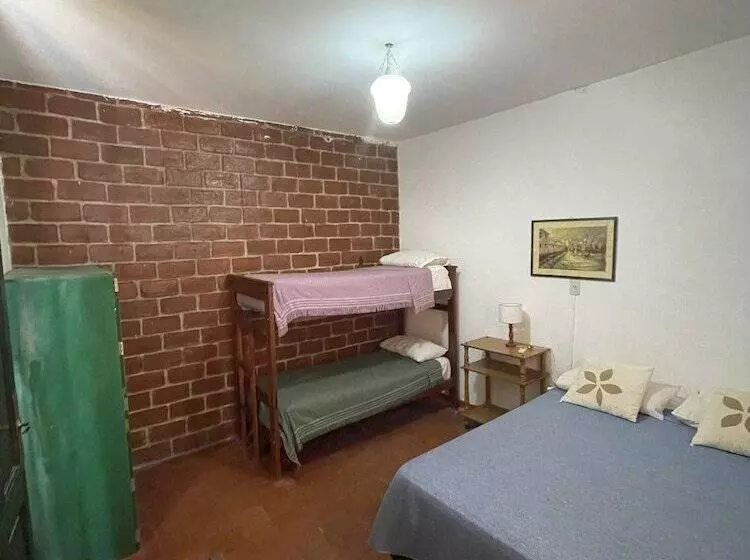 A La Gurda Hostel