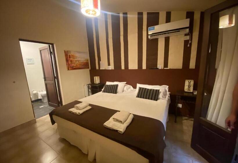 تختخواب و صبحانه Las Chirimoyas