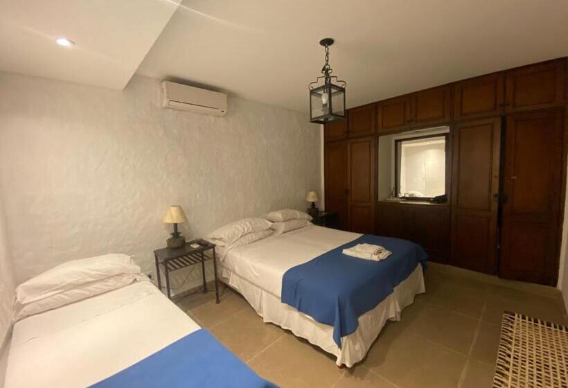 تختخواب و صبحانه Las Chirimoyas