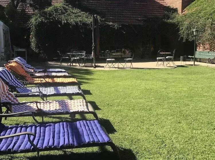 هتل Aeropuerto Ezeiza Casa De Mr