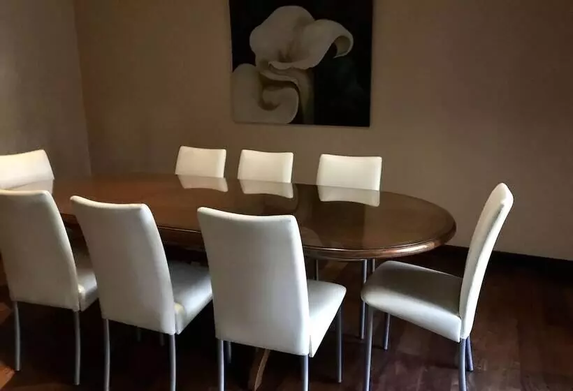 هتل Aeropuerto Ezeiza Casa De Mr