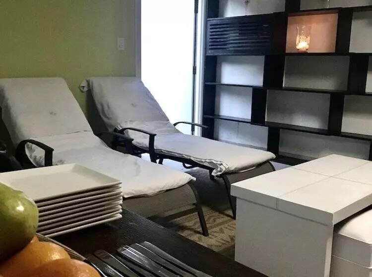 هتل Aeropuerto Ezeiza Casa De Mr