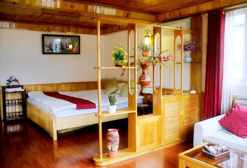 هتل Cat Cat Twilight