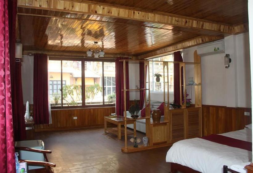 هتل Cat Cat Twilight