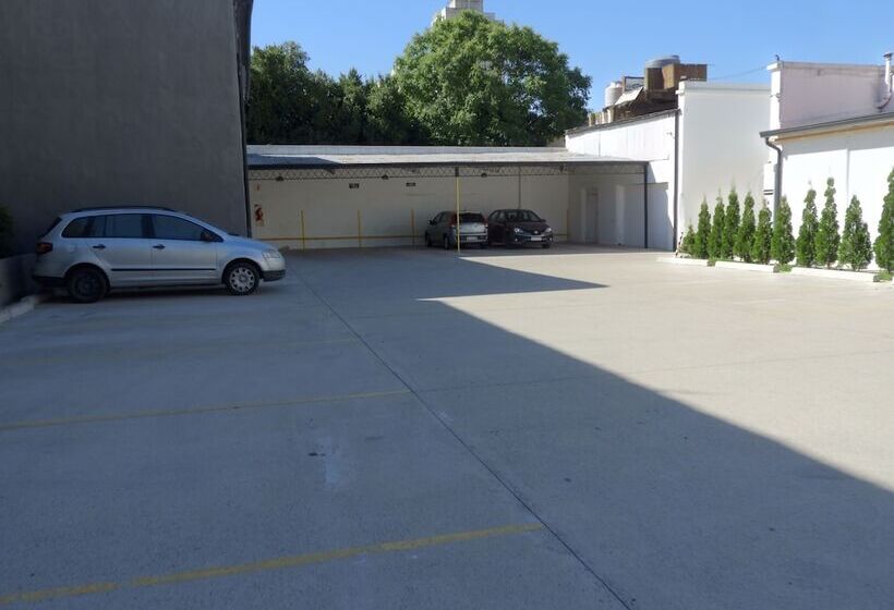 هتل Roma De Tandil