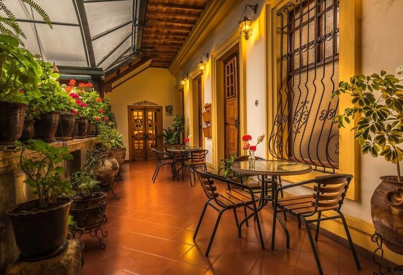 ホテル San Francisco De Quito