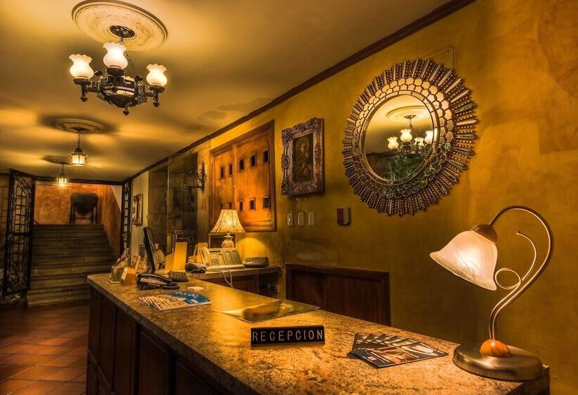 ホテル San Francisco De Quito