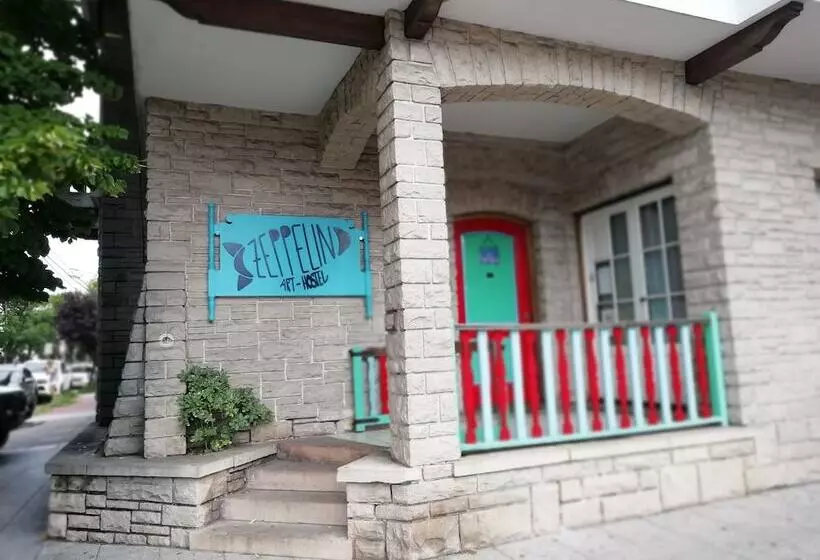 Zeppelin Art Hostel