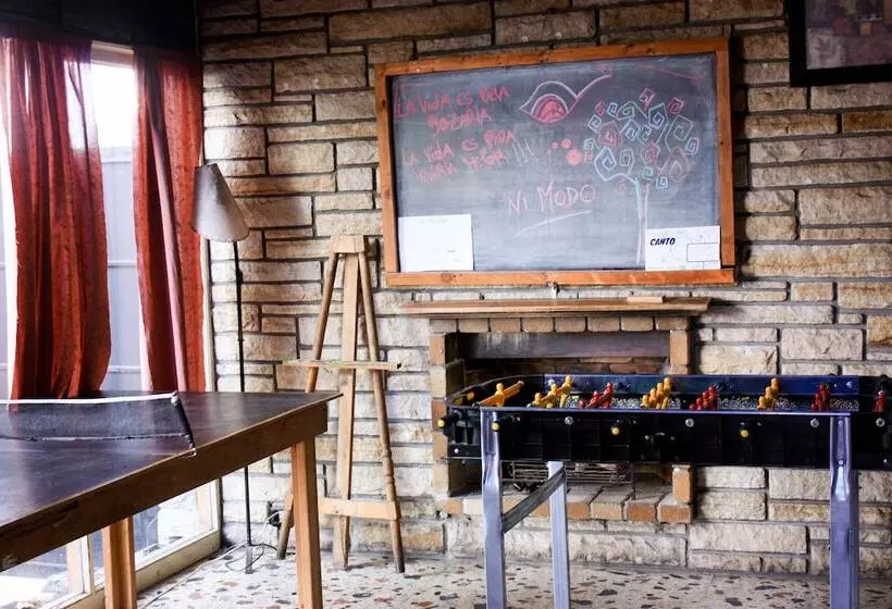 Zeppelin Art Hostel