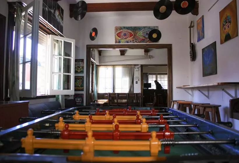 Zeppelin Art Hostel