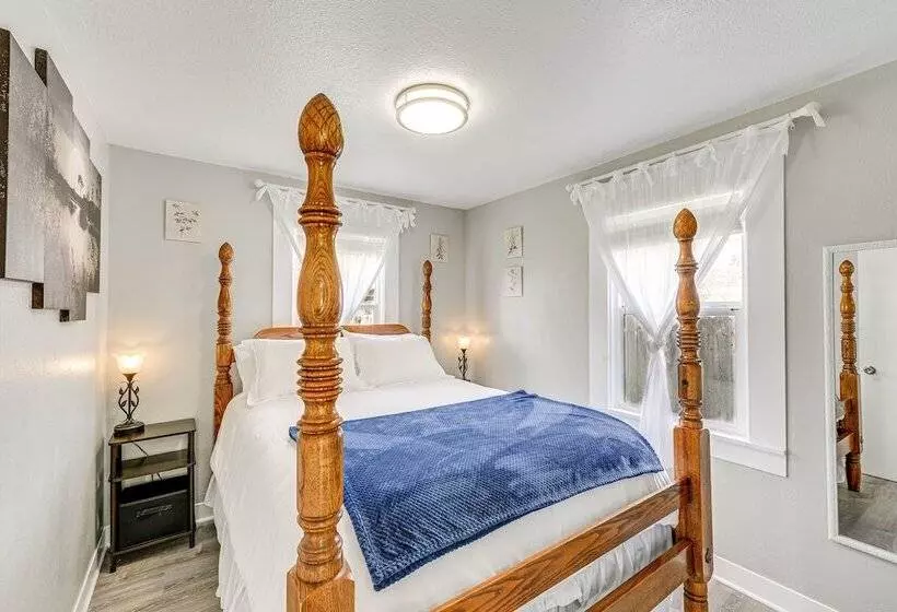 Cozy Norcal Cottage: 2 Mi To Redwoods & Beaches!