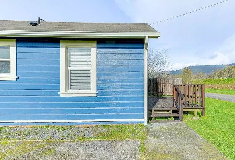 Cozy Norcal Cottage: 2 Mi To Redwoods & Beaches!