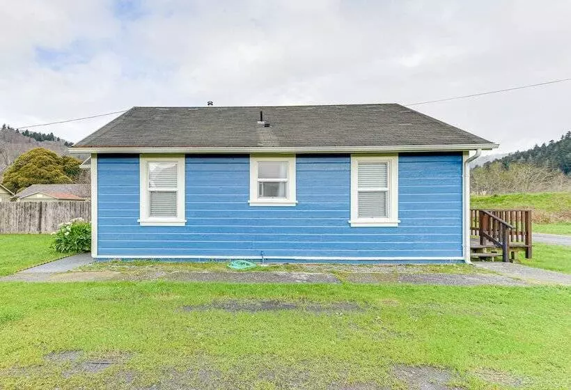 Cozy Norcal Cottage: 2 Mi To Redwoods & Beaches!