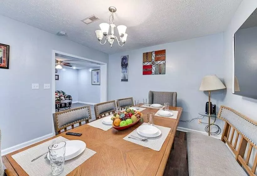 7 Mi To Louisville: Family Friendly Jefferson Home