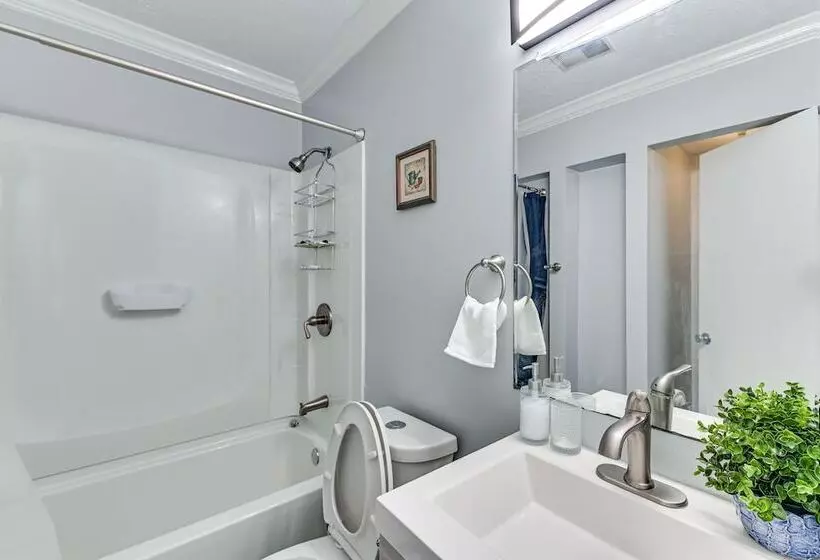 7 Mi To Louisville: Family Friendly Jefferson Home