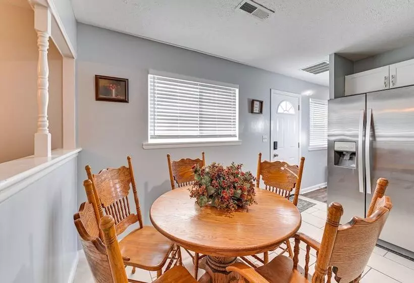 7 Mi To Louisville: Family Friendly Jefferson Home