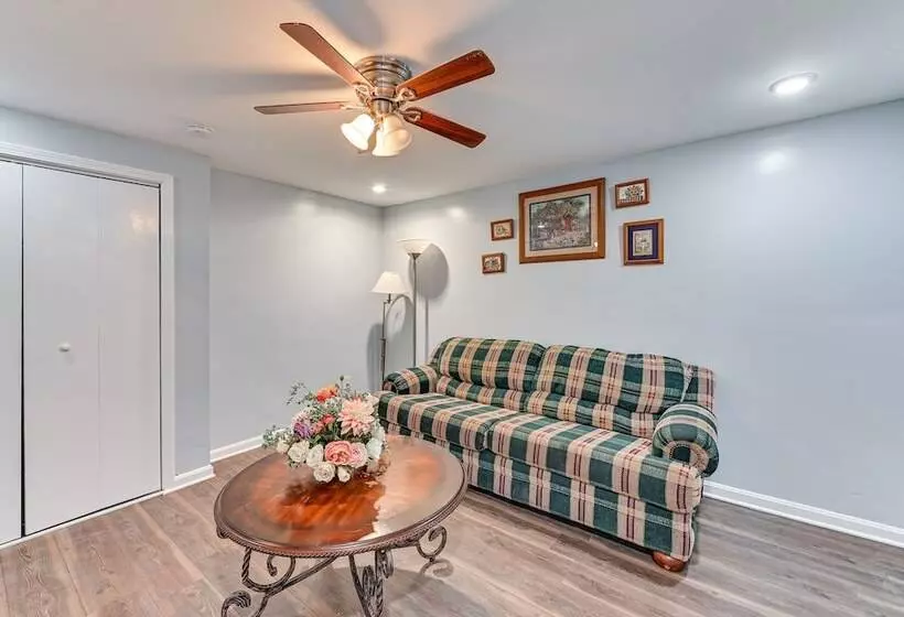 7 Mi To Louisville: Family Friendly Jefferson Home