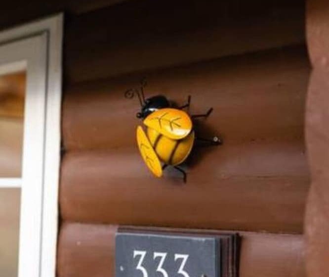 Mountain View 2 Bed Log Cabin