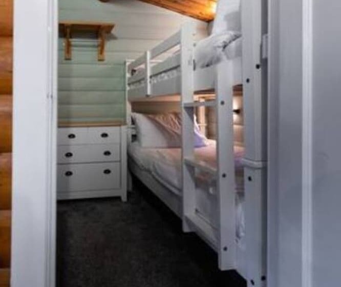 Mountain View 2 Bed Log Cabin